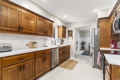 Darling and move-in ready, this updated 3-bed, 2-bath home is on Balboa Golf Course in Arkansas - for sale on GolfHomes.com, golf home, golf lot
