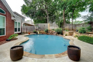 Welcome to this immaculate one owner home with a low maintenance on Oakmont Country Club in Texas - for sale on GolfHomes.com, golf home, golf lot