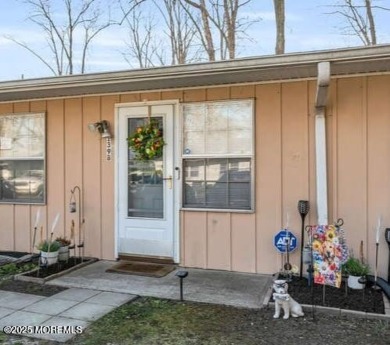 Charming 2-bed, 1-bath home in the desirable ''Home of the Seven on Greenbriar Woodlands in New Jersey - for sale on GolfHomes.com, golf home, golf lot