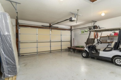 Darling and move-in ready, this updated 3-bed, 2-bath home is on Balboa Golf Course in Arkansas - for sale on GolfHomes.com, golf home, golf lot