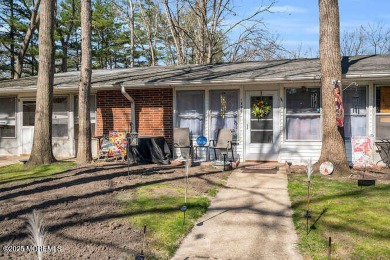 Charming 2-bed, 1-bath home in the desirable ''Home of the Seven on Greenbriar Woodlands in New Jersey - for sale on GolfHomes.com, golf home, golf lot