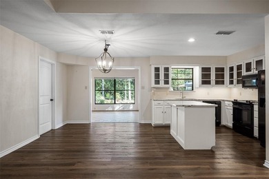 Fantastic curb appeal on this 3BD-2BA brick home in Holly Lake on Holly Lake Ranch Golf Club in Texas - for sale on GolfHomes.com, golf home, golf lot