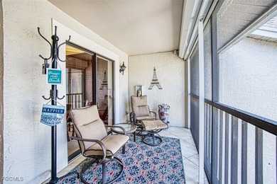 GOLFER'S PARADISE IN KELLY GREENS! Enjoy resort-style living in on Kelly Greens Golf and Country Club in Florida - for sale on GolfHomes.com, golf home, golf lot