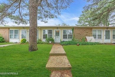 Move in condition and freshly painted home located in the most on Leisure Village West Assoc. in New Jersey - for sale on GolfHomes.com, golf home, golf lot
