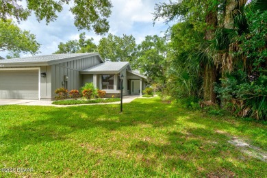 Beautifully Updated exquisite 3 Bedroom, 2 Bath Golf Villas End on Spruce Creek Golf Club in Florida - for sale on GolfHomes.com, golf home, golf lot