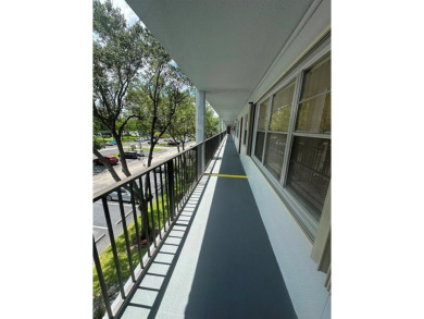 Welcome to this beautifully maintained 1 bed / 1 bath home on Flamingo Lakes Country Club in Florida - for sale on GolfHomes.com, golf home, golf lot