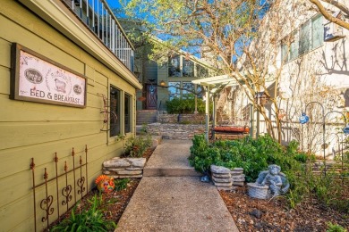 Beautiful and unique 3 bedroom, 3.5 bathroom townhome on the on Riverhill Country Club in Texas - for sale on GolfHomes.com, golf home, golf lot