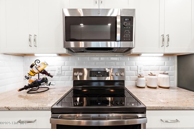 Live close to multiple beaches in a gated community loaded with on Brunswick Plantation and Golf Resorts in North Carolina - for sale on GolfHomes.com, golf home, golf lot