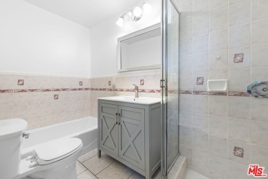 Delightful Venice duplex in a quiet and convenient East of on Penmar Golf Course in California - for sale on GolfHomes.com, golf home, golf lot