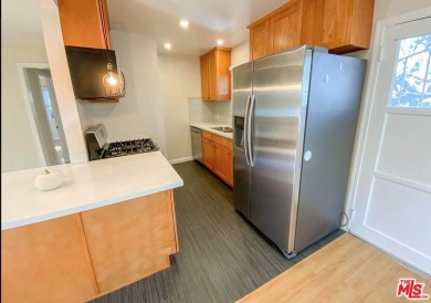 Delightful Venice duplex in a quiet and convenient East of on Penmar Golf Course in California - for sale on GolfHomes.com, golf home, golf lot