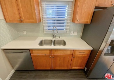 Delightful Venice duplex in a quiet and convenient East of on Penmar Golf Course in California - for sale on GolfHomes.com, golf home, golf lot