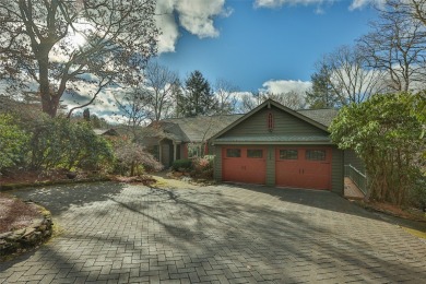 This beautifully updated home is located in the desirable on Highlands Falls Country Club in North Carolina - for sale on GolfHomes.com, golf home, golf lot
