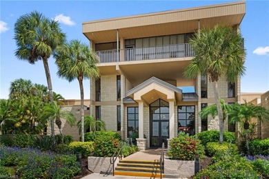 FULLY UPDATED - BUNDLED GOLF (NO GREEN FEES) - GOLF VIEW! This on Seven Lakes Golf and Tennis Community in Florida - for sale on GolfHomes.com, golf home, golf lot