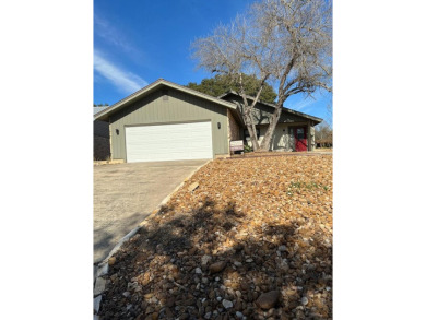 Spacious, freestanding garden home on 18th Fairway in Riverhill on Riverhill Country Club in Texas - for sale on GolfHomes.com, golf home, golf lot