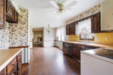 Private 3-Bedroom Home on a Wooded Lot Near Mill Creek Park

 on Metro Parks Par-3 Golf Course in Ohio - for sale on GolfHomes.com, golf home, golf lot