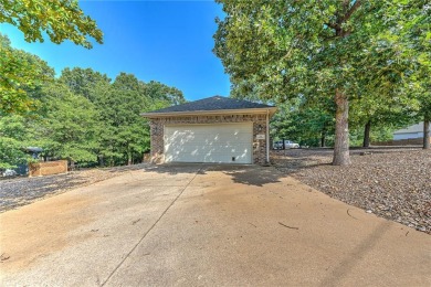 Welcome to your new home in the beautiful community of Bella on Bella Vista - Metfield Golf Complex and Country Club in Arkansas - for sale on GolfHomes.com, golf home, golf lot