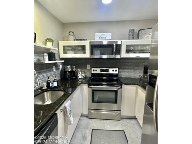 Move right in! This lovingly maintained two-bedroom two bath on Leisure Village West Assoc. in New Jersey - for sale on GolfHomes.com, golf home, golf lot