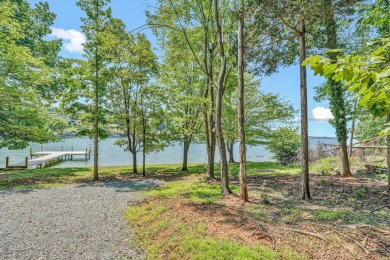 The perfect lakefront lot in the perfect location! on Mariners Landing Golf and Country Club in Virginia - for sale on GolfHomes.com, golf home, golf lot