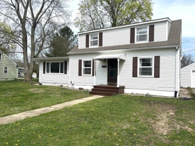 Very nice home with a HUGE living room addition with gas on Cascades Golf Course in Michigan - for sale on GolfHomes.com, golf home, golf lot