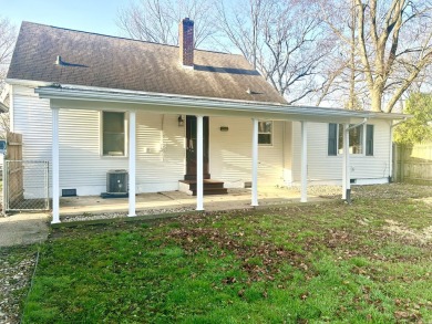 Very nice home with a HUGE living room addition with gas on Cascades Golf Course in Michigan - for sale on GolfHomes.com, golf home, golf lot