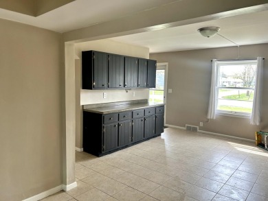 Very nice home with a HUGE living room addition with gas on Cascades Golf Course in Michigan - for sale on GolfHomes.com, golf home, golf lot