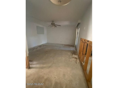 Central Tucson 2 bedroom 1 bath downstairs coop unit. This is on Randolph Park Golf Courses in Arizona - for sale on GolfHomes.com, golf home, golf lot