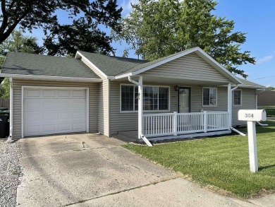 Well maintained 2 bed 1 bath home conveniently located near both on Crestview Golf Club in Indiana - for sale on GolfHomes.com, golf home, golf lot