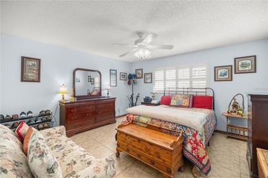 Under contract-accepting backup offers. Welcome home to easy on On Top of the World Golf Course in Florida - for sale on GolfHomes.com, golf home, golf lot