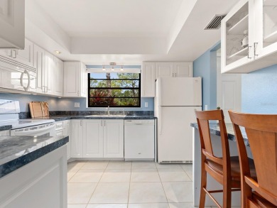 This charming 2-bedroom, 2-bath Briarfield villa is tucked on The Meadows Golf and Country Club in Florida - for sale on GolfHomes.com, golf home, golf lot