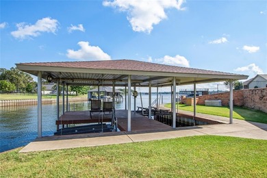 Waterfront home with approximately 150 feet of shoreline on Pinnacle Golf and Boat Club in Texas - for sale on GolfHomes.com, golf home, golf lot