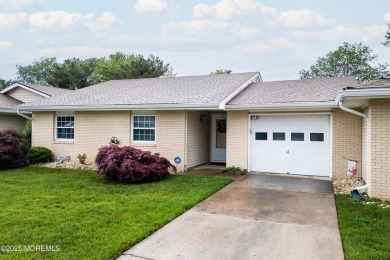 Welcome to this awesome buy in Clearbrook! Enjoy easy living in on Rossmoor Golf Club in New Jersey - for sale on GolfHomes.com, golf home, golf lot