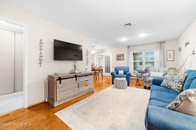 Welcome to this awesome buy in Clearbrook! Enjoy easy living in on Rossmoor Golf Club in New Jersey - for sale on GolfHomes.com, golf home, golf lot