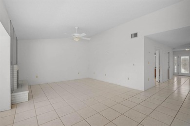 Short Sale. Step into a high-value opportunity in the on IMG Academies Golf and Country Club in Florida - for sale on GolfHomes.com, golf home, golf lot