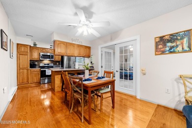 Welcome to this awesome buy in Clearbrook! Enjoy easy living in on Rossmoor Golf Club in New Jersey - for sale on GolfHomes.com, golf home, golf lot