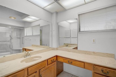 Short Sale. Step into a high-value opportunity in the on IMG Academies Golf and Country Club in Florida - for sale on GolfHomes.com, golf home, golf lot