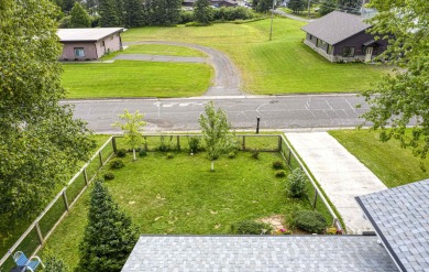 Completely updated 3 bedroom 3 bath home.  Kitchen is all new on Lakeview National Golf Course in Minnesota - for sale on GolfHomes.com, golf home, golf lot