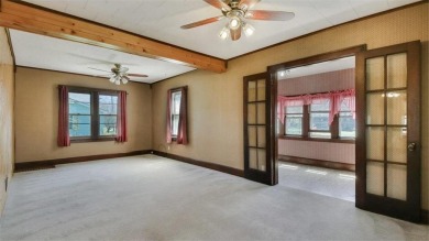 Charming 2 bed 2 bath home, beautiful yard, close to Golf course on Rolling Oaks Golf Course in Wisconsin - for sale on GolfHomes.com, golf home, golf lot