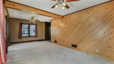 Charming 2 bed 2 bath home, beautiful yard, close to Golf course on Rolling Oaks Golf Course in Wisconsin - for sale on GolfHomes.com, golf home, golf lot