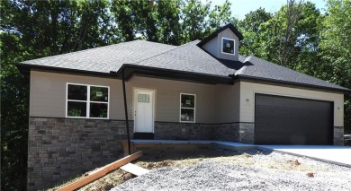 Beautiful New Custom Home in Bella Vista! Situated on a .33-acre on Bella Vista - Metfield Golf Complex and Country Club in Arkansas - for sale on GolfHomes.com, golf home, golf lot