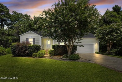 Welcome to this charming 3-bedroom, 2-bathroom home located in on Harbour Point Golf Club in North Carolina - for sale on GolfHomes.com, golf home, golf lot