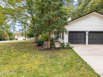 'Welcome Home' Welcome to your 1,984 sq ft blend of 1970's charm on Druid Hills Golf Club in Tennessee - for sale on GolfHomes.com, golf home, golf lot