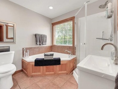 See this beautiful Lakefront Condo in the prestigious and highly on Ledgestone Country Club and Golf Course in Missouri - for sale on GolfHomes.com, golf home, golf lot