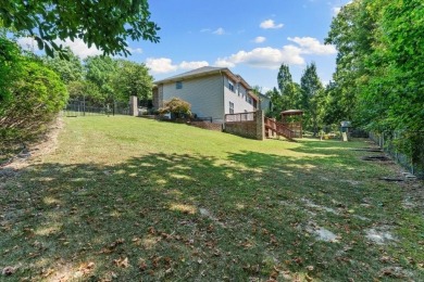 Square footage lives large in this home that shows pride of on Bella Vista - Metfield Golf Complex and Country Club in Arkansas - for sale on GolfHomes.com, golf home, golf lot