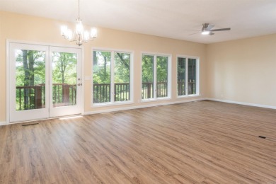 Beautifully updated Magellan Courts townhome with golf view on Magellan Golf Course in Arkansas - for sale on GolfHomes.com, golf home, golf lot