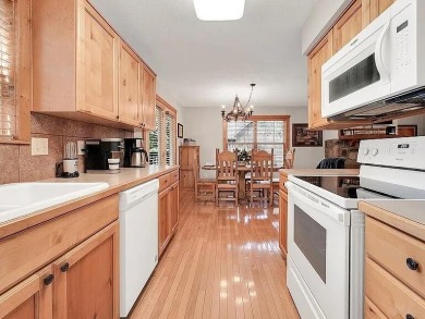 See this beautiful Lakefront Condo in the prestigious and highly on Ledgestone Country Club and Golf Course in Missouri - for sale on GolfHomes.com, golf home, golf lot