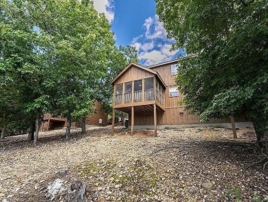 See this beautiful Lakefront Condo in the prestigious and highly on Ledgestone Country Club and Golf Course in Missouri - for sale on GolfHomes.com, golf home, golf lot