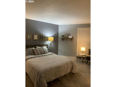 Beautiful, updated ground level end unit condo. 2 bedrooms, 2 on The Resort at the Mountain in Oregon - for sale on GolfHomes.com, golf home, golf lot