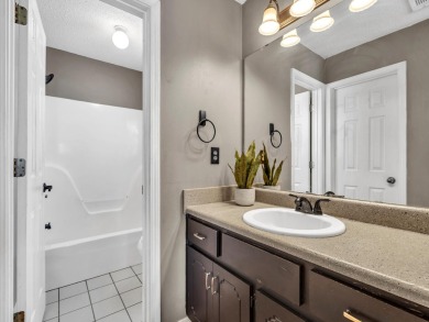 Charming  low-maintenance home in The Bungalows at Bluewater Bay on Fairway Oaks at Magnolia Golf Course in Florida - for sale on GolfHomes.com, golf home, golf lot