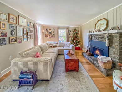 Dreaming of the perfect blend of modern living and country on La Follette Country Club in Tennessee - for sale on GolfHomes.com, golf home, golf lot