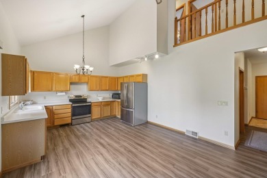 Wonderful, Cambridge/Lake Ripley area, end-unit, townhouse condo on Lake Ripley Country Club in Wisconsin - for sale on GolfHomes.com, golf home, golf lot